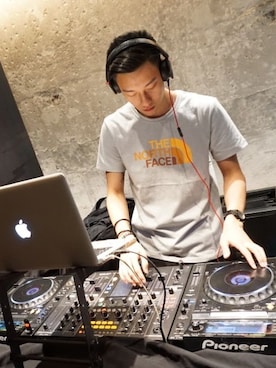 DJ Johnnie Darkaさんのコーディネート