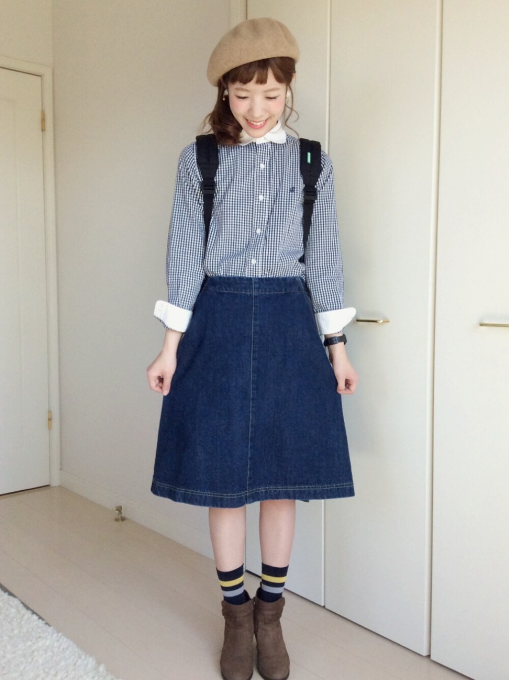 「プレッピー、ショートブーツ、ギンガムチェック、入学式、お花見、着やせコーデ、ベレー帽の会、祝200万ダウンロード！」｜「アイテム（ハンチング/ベレー帽、ベージュ系）」を使った、山口真帆さん（レディース・165cm）の春コーディネートの1枚目の写真