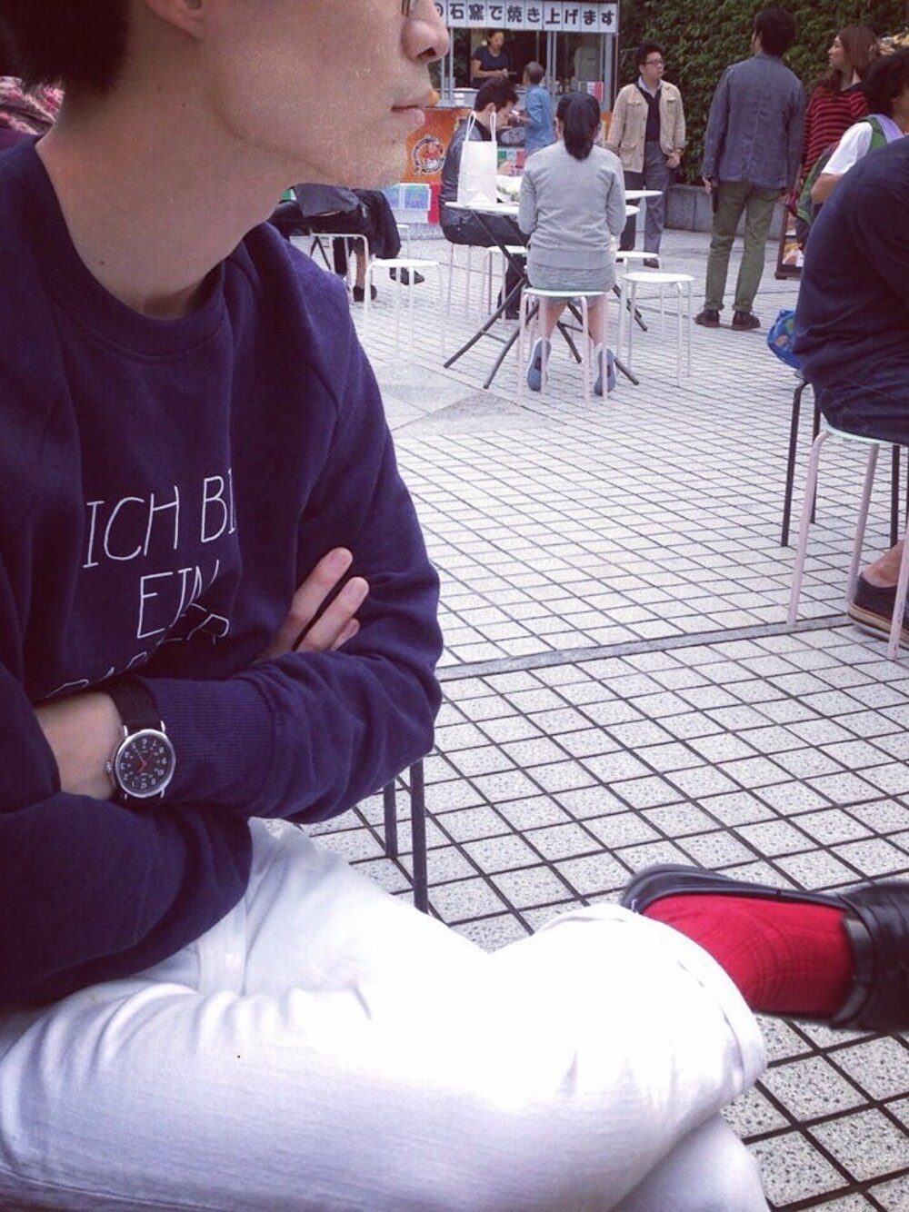「Steven Alan、Levi's」｜「Steven Alanのアイテム（スウェット、ブルー系）」を使った、オダギリさん（メンズ・170cm）の秋コーディネートの1枚目の写真