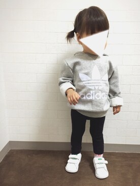 「adidas（アディダス）のオリジナルス パーカー [TREFOIL HOODIE]（パーカー、グレー系）」を使った、Ｓeｒa◡̈♥︎さん（キッズ・90cm）の秋コーディネート