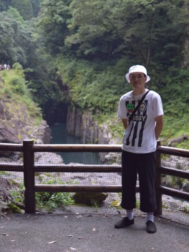 「STUSSY（ステューシー）のStock Lock Bucket Hat（ハット、ホワイト系）」を使った、KAROROさん（メンズ・176cm）の夏コーディネート