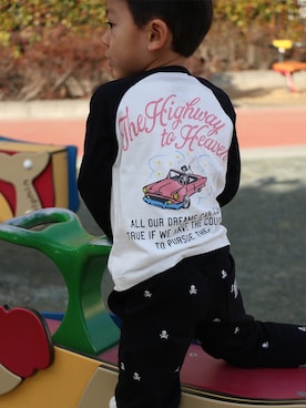 「AZUL by moussy（アズールバイマウジー）のアイテム」を使った、AZULKIDSofficialさん（キッズ・100cm）の冬コーディネート