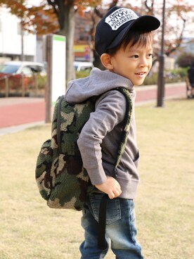 「AZUL by moussy（アズールバイマウジー）のアイテム」を使った、AZULKIDSofficialさん（キッズ・100cm）の春コーディネート