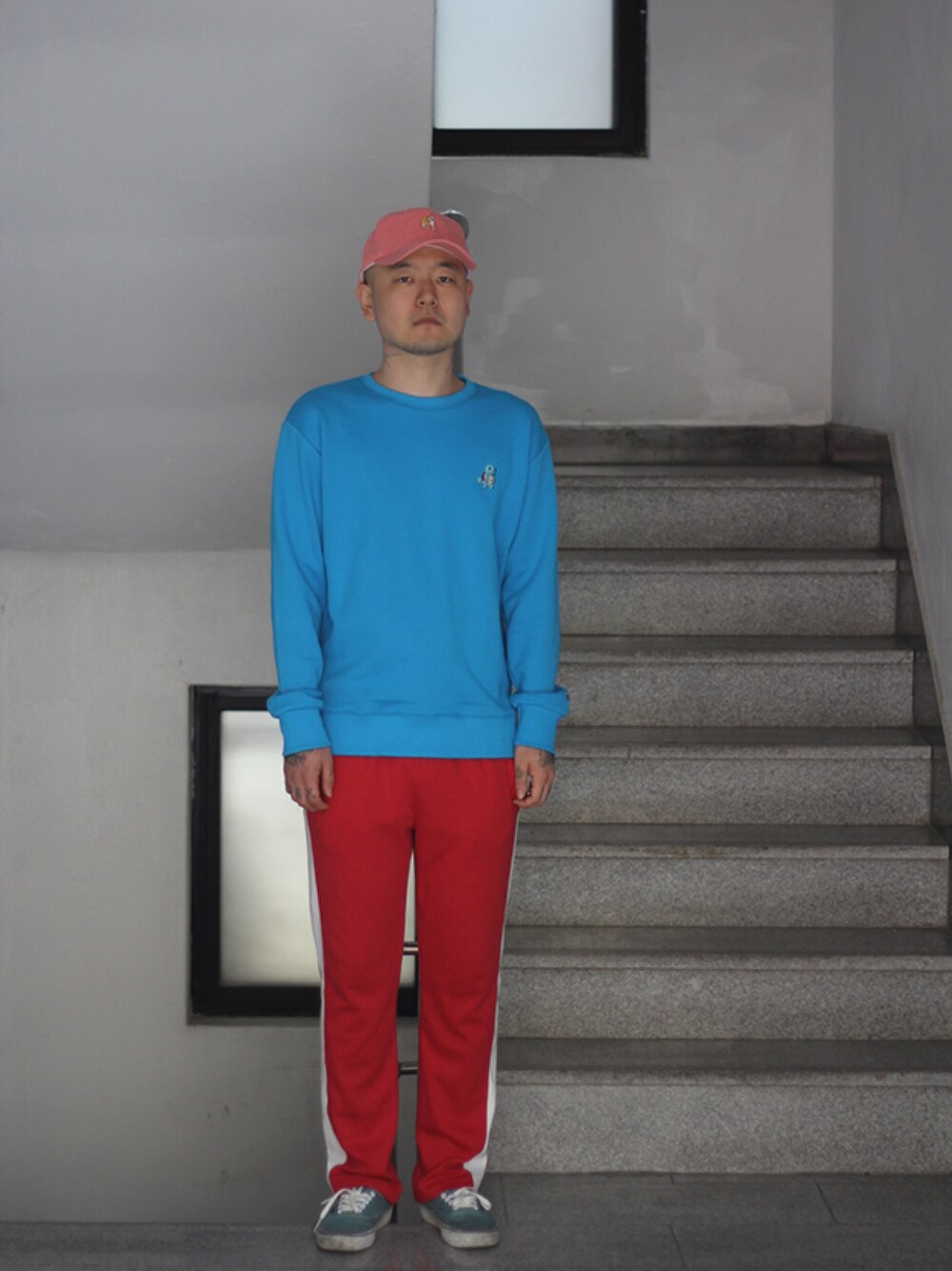 「no brandのアイテム（つなぎ/オールインワン、パープル系）」を使った、최송혁さん（メンズ・179cm）の秋コーディネートの1枚目の写真