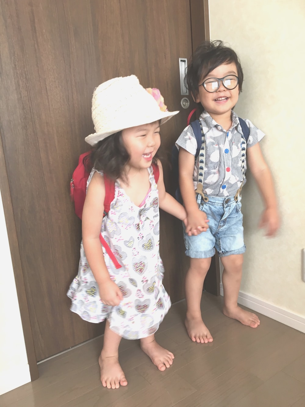 「西松屋のアイテム（ワンピース、ホワイト系）」を使った、にい★けいさん（キッズ・100cm）の夏コーディネートの1枚目の写真