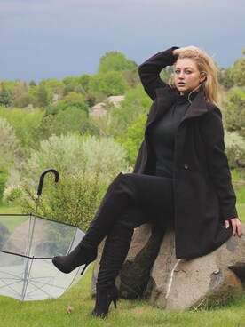 「R29Monochromies」｜Carson Sheltonさん（レディース・170cm）の秋コーディネート