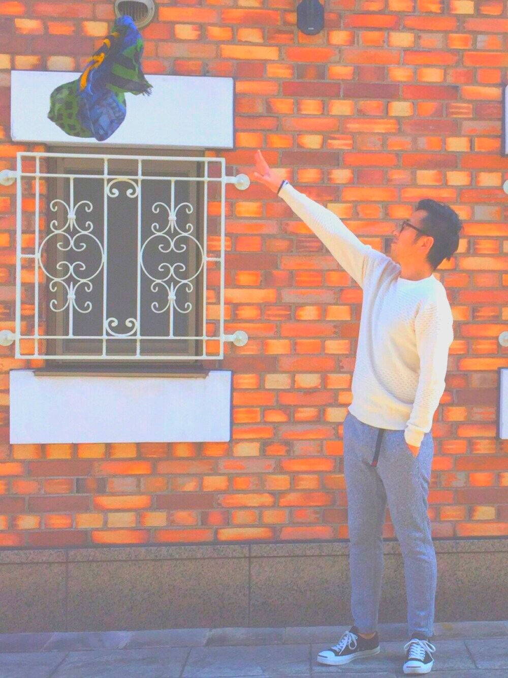 「ootd、ラフ、カジュアル、オフホワイト、スウェット、ニット、ジャックパーセル、シンプル、アラフォー」｜「ADAM ET ROPE'のジャガード　ケーブルニット（ニット/セーター、ホワイト系）」を使った、トッシーさん（メンズ・170cm）の秋コーディネートの1枚目の写真
