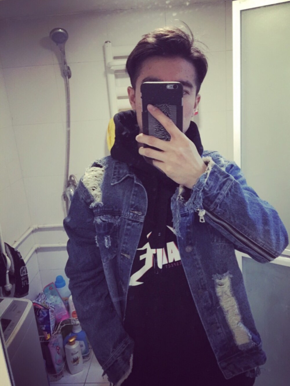 「fffのアイテム（デニムジャケット、ブルー系）」を使った、elzhangさん（メンズ・180cm）の冬コーディネートの1枚目の写真