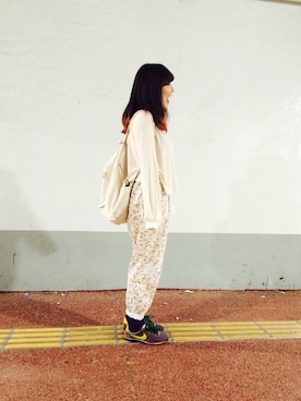 「no brand（ノーブランド）のアイテム（Tシャツ/カットソー、ベージュ系）」を使った、sujung_bさん（レディース・154cm）の秋コーディネート