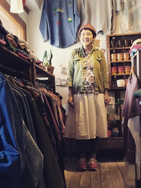 「アイテム（スニーカー）」を使った、HamburgCafeさん（レディース・159cm）の春コーディネート