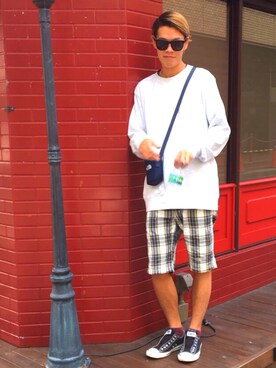 「H&M（エイチ・アンド・エム）のアイテム（スウェット、ホワイト系）」を使った、藤村 拓実さん（メンズ・180cm）の秋コーディネート