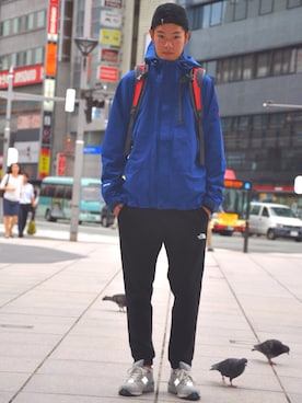 「THE NORTH FACE（ザノースフェイス）のザ・ノース・フェイス　メンズゴアテックスマウンテンレインパーカー　/　オールマウンテンジャケット（マウンテンパーカー）」を使った、藤村 拓実さん（メンズ・180cm）の秋コーディネート