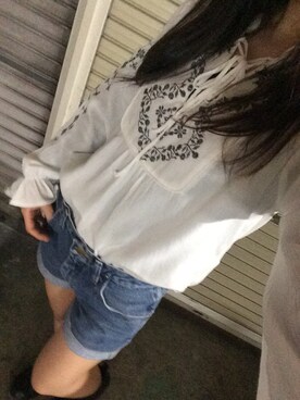 「H&M（エイチ・アンド・エム）のアイテム（トップス、ホワイト系）」を使った、yunaさん（レディース・160cm）の秋コーディネート