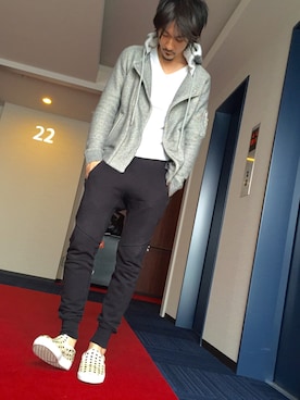 「JOHN ELLIOTT+CO（ジョンエリオット）のアイテム（パンツ）」を使った、achuchyさん（メンズ・180cm）の冬コーディネート