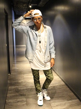 「アイテム（バングル/リストバンド）」を使った、SAKUさん（メンズ・180cm・20代）の秋コーディネート