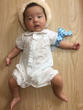 「西松屋（ニシマツヤ）のアイテム（ロンパース、ホワイト系）」を使った、ゆづづ♡さん（キッズ・60cm）の夏コーディネート