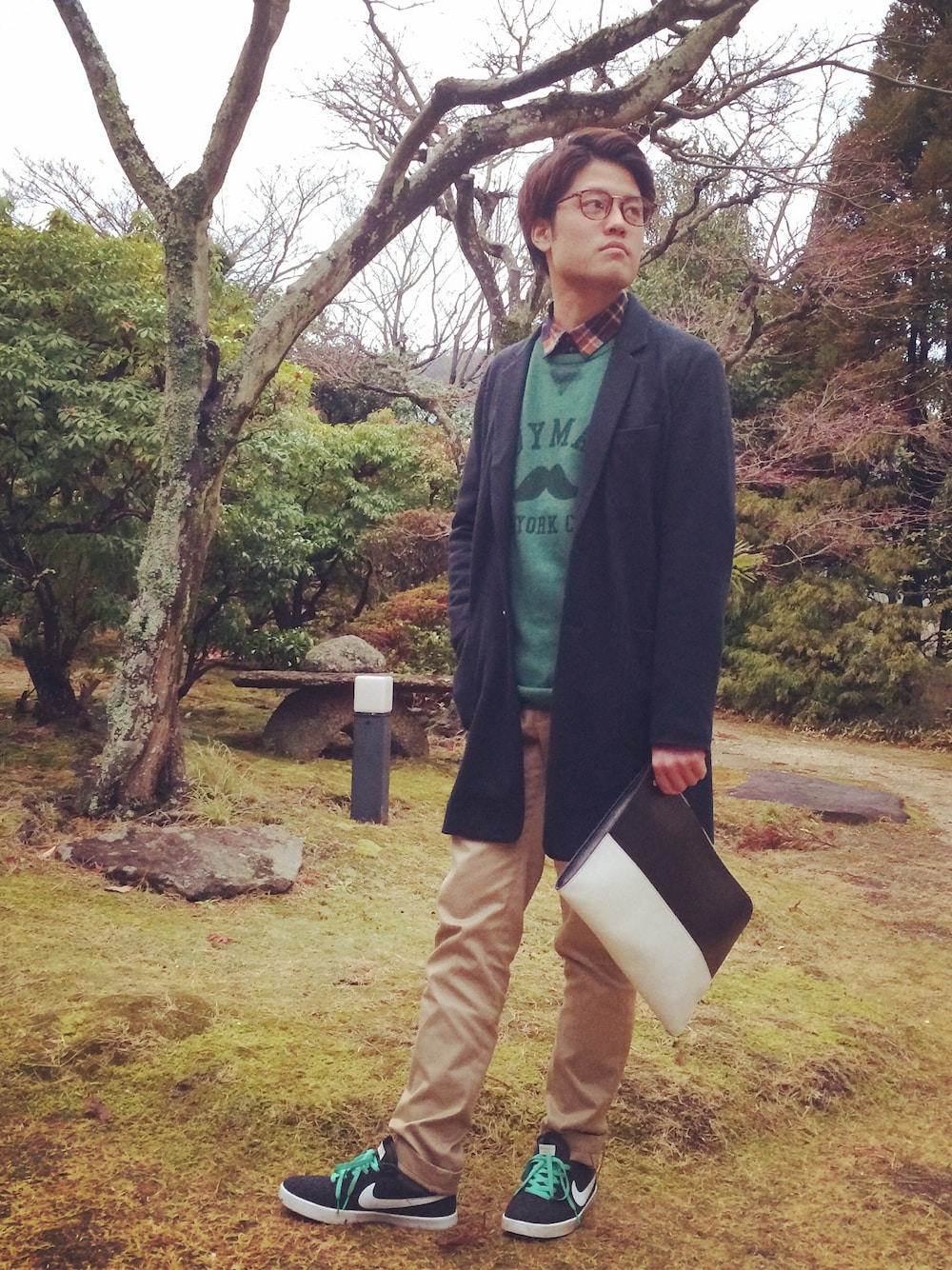 「BOYMAN、チェスターコート」｜「CIAOPANICの【Ciaopanic】ソフトキモウCHシャツLS（シャツ/ブラウス、オレンジ系）」を使った、林ダイスケさん（メンズ・175cm）の冬コーディネートの1枚目の写真
