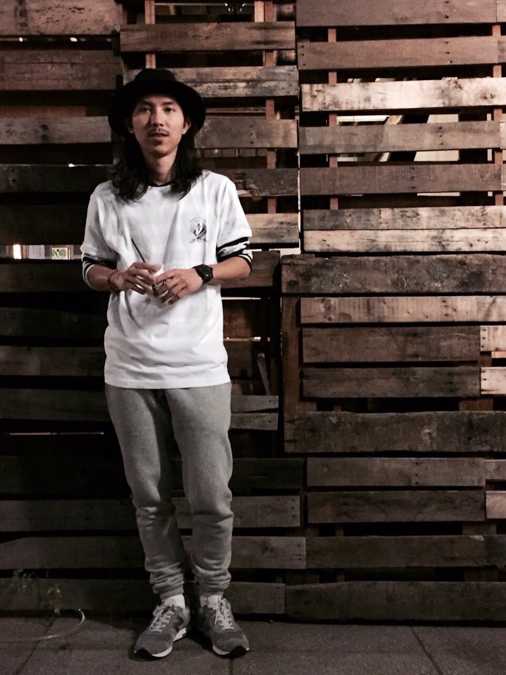 「WEARREMIX、REMIX、remixtaipei」｜「REMIXのREMIX x Dragon Ash Tee II（Tシャツ/カットソー、ホワイト系）」を使った、REMIXTAIPEIさん（メンズ・175cm）の秋コーディネートの1枚目の写真
