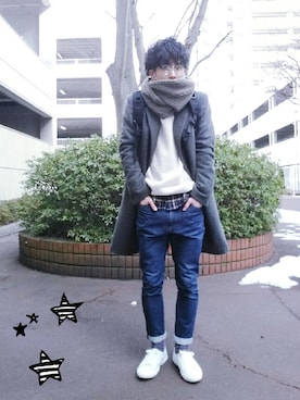 「ホワイトスニーカー」｜「アイテム（チェスターコート）」を使った、フミフミさん（メンズ・169cm）の冬コーディネート