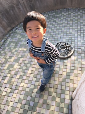 「MUJI」｜「アイテム（サロペット/オーバーオール）」を使った、きのこたろうさん（キッズ・100cm）の春コーディネート