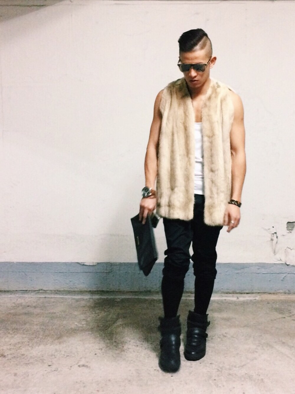 「hkboy、HERMES、vintage、Saint Laurent、projecteyewear、Diesel、winter、coat」｜「vintage fur .bought in ukのアイテム（その他アウター、その他）」を使った、joe wong さん（メンズ・173cm）の冬コーディネートの1枚目の写真
