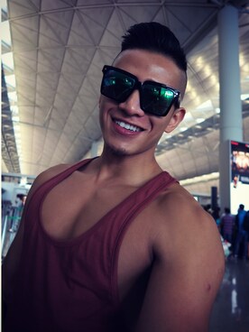「travel」｜「アイテム（タンクトップ）」を使った、joe wong さん（メンズ・173cm）の春コーディネート
