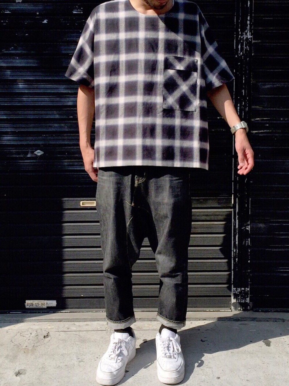 その他のその他トップスを着用したメンズの春コーディネートの1枚目の写真