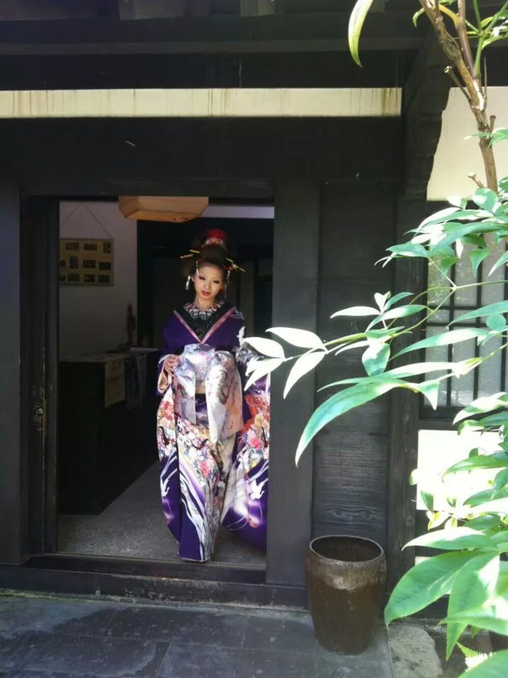 「成人式、バラ柄、前撮り、花魁、ヘアメイク」｜「オーダーメイドの浴衣
（浴衣、ベージュ系）」を使った、hirokoさん（レディース・160cm）の夏コーディネートの1枚目の写真