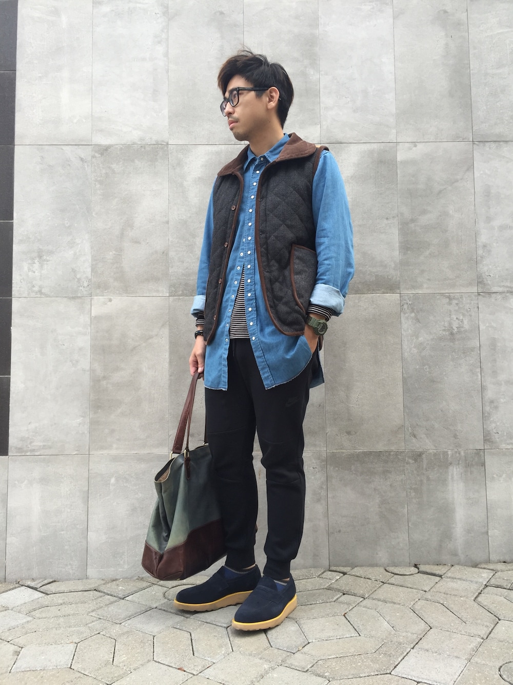 「EOTOTO、MISCHIEF、NIKE、Mark McNairy」｜「NIKEのアイテム（チノパンツ、ブラック系）」を使った、AZHANGさん（メンズ・172cm）の冬コーディネートの1枚目の写真