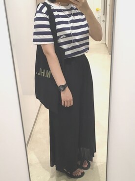 「MARGARET HOWEEL」｜「アイテム（アナログ腕時計）」を使った、まおさん（レディース・157cm）の夏コーディネート