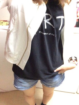 「Tシャツ×デニム」｜「アイテム（ブルゾン）」を使った、さっちゃんさん（レディース・168cm）の秋コーディネート