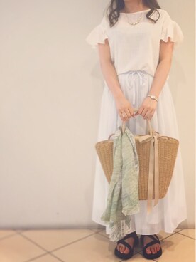 「le.coeur blanc（ルクールブラン）のアイテム（シャツ/ブラウス、ホワイト系）」を使った、ayukaさん（レディース・155cm）の春コーディネート