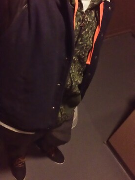 「enjoi（エンジョイ）のアイテム」を使った、ガハラさん（メンズ・180cm）の冬コーディネート