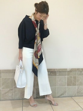 「ネイビー×ホワイト」｜「アイテム（サンダル）」を使った、mikiさん（レディース・163cm）の秋コーディネート