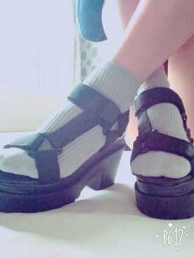 「靴下屋（クツシタヤ）のアイテム（ソックス/靴下、グレー系）」を使った、마오さん（レディース・163cm）の夏コーディネート