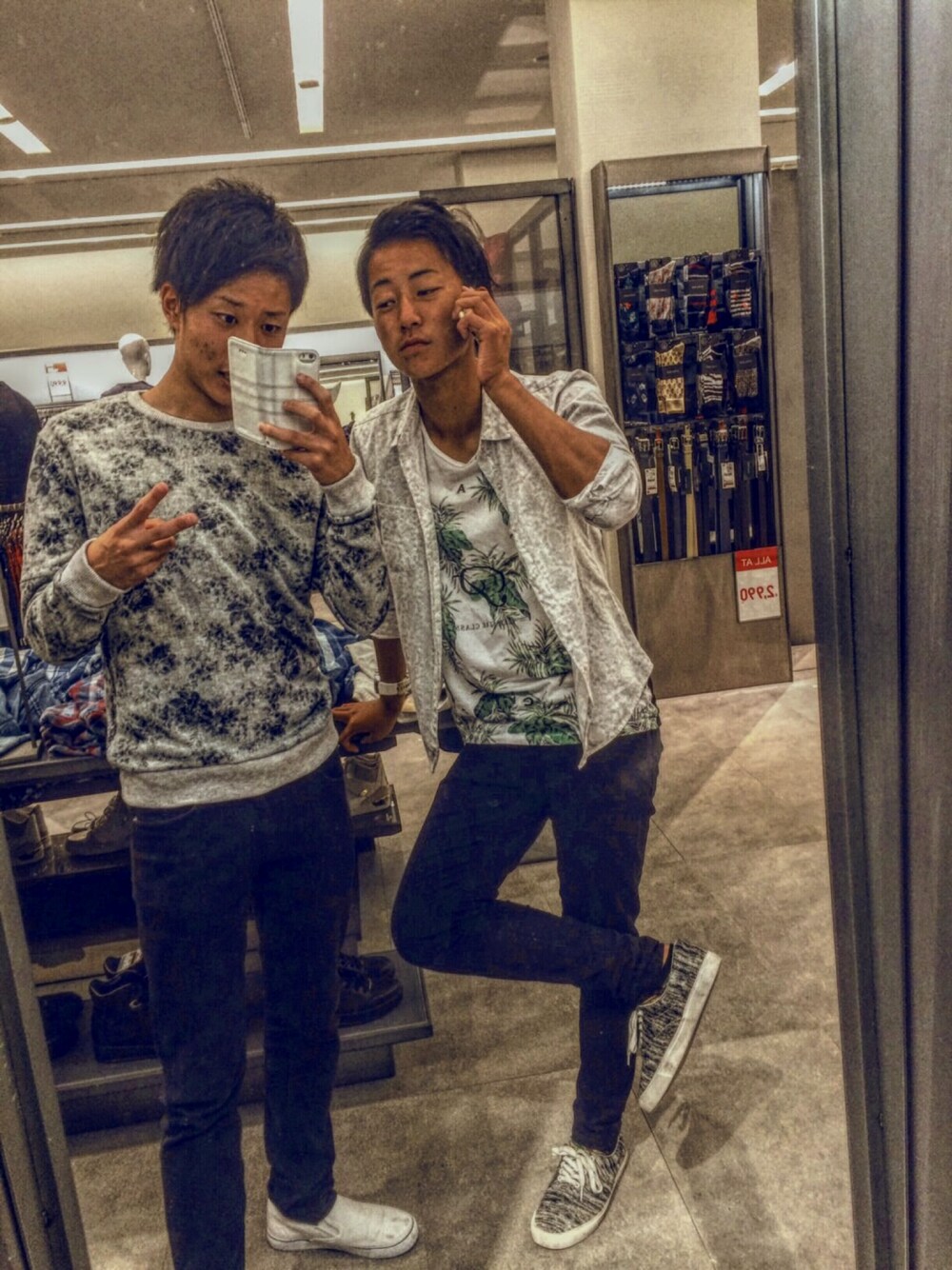 「GUのアイテム（シャツ/ブラウス、ホワイト系）」を使った、ＫＥＮさん（メンズ・173cm）の春コーディネートの1枚目の写真