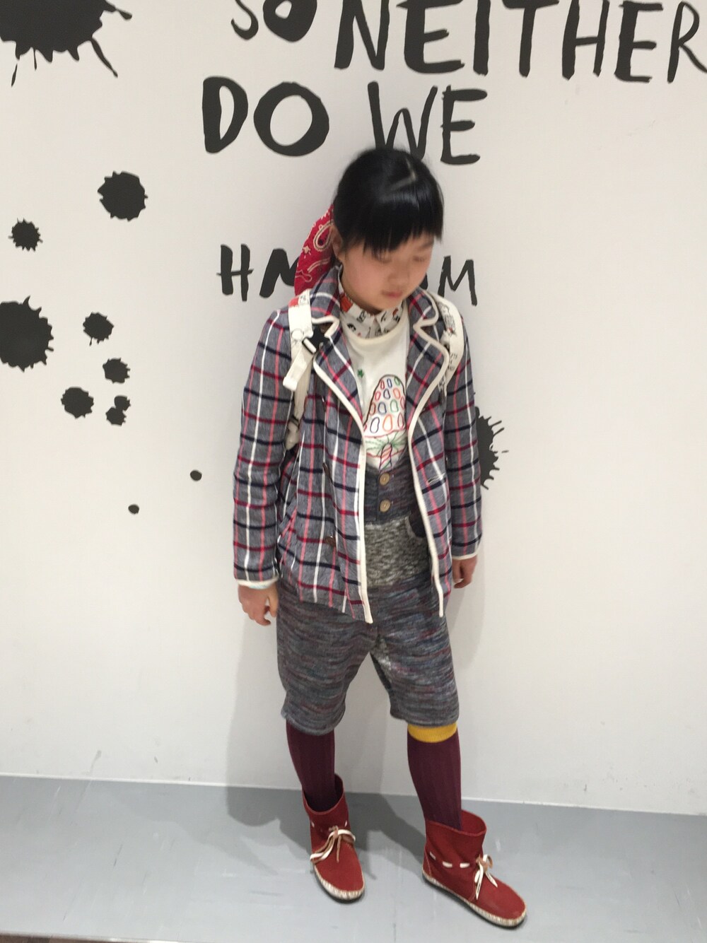 「バンダナ、サロペット、ジャケット、スヌーピーと友達フェス、ブーフーウーWEARコンテスト」｜「BOOFOOWOOの手書き風キノコ刺繍　ドルマンTee（Tシャツ/カットソー、ベージュ系）」を使った、Yuu-yuさん（キッズ・145cm）の春コーディネートの1枚目の写真