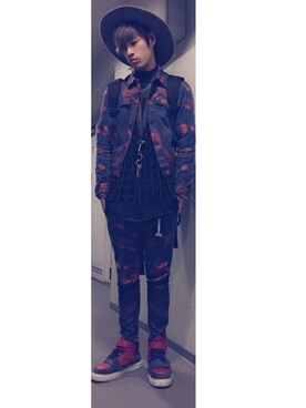「柄×柄」｜「アイテム（その他アウター）」を使った、Shun Kiritaniさん（メンズ・175cm）の春コーディネート