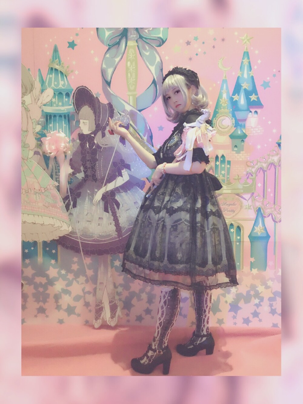 「茶会、lolitafashion」｜「Angelic Prettyのアイテム（ワンピース、ブラック系）」を使った、逆卷莉亞さん（レディース・164cm）の夏コーディネートの1枚目の写真