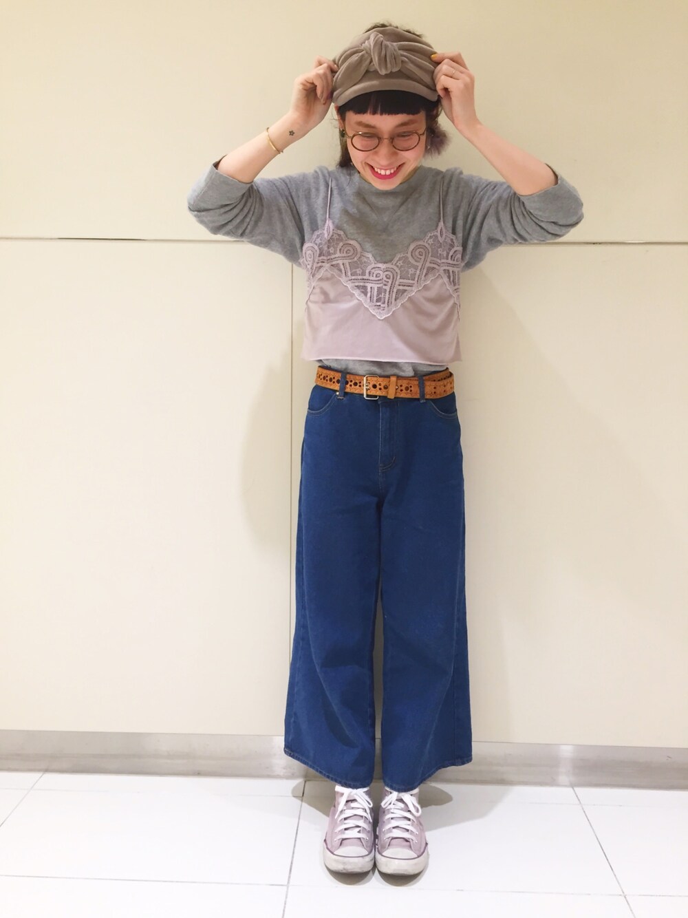 ホワイト系のソックス/靴下を着用したレディースの冬コーディネートの1枚目の写真