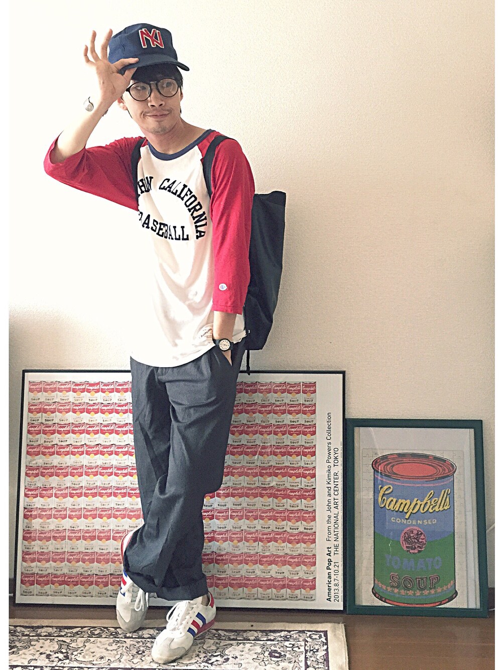 「Champion、ラグランTシャツ、トリコロール、音楽で繋がる、ロールアップ、久しぶりに着た服、ベースボールキャップ、スニーカー、ブレスレット、古着MIX」｜「Championのアイテム（Tシャツ/カットソー、ホワイト系）」を使った、old_goldさん（メンズ・170cm）の夏コーディネートの1枚目の写真
