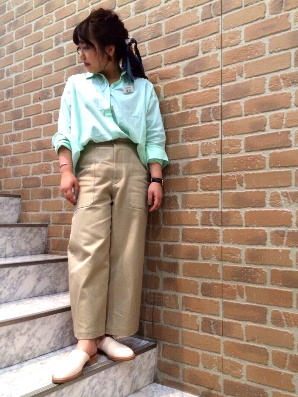 「ootd、大人カジュアル、春コーデ、ベージュ、シャツスタイル、ciaopanic、ciaopanic広島」｜「Scyeのアイテム（その他パンツ、ベージュ系）」を使った、Chisato Kageyamaさん（レディース・152cm）の春コーディネートの1枚目の写真