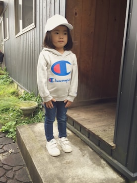 「白キャップ」｜「アイテム（スウェット）」を使った、yusyu☺︎︎✩︎さん（キッズ・90cm）の春コーディネート