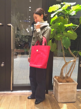 「アイテム（トートバッグ、レッド系）」を使った、kiji*さん（レディース・162cm）の冬コーディネート