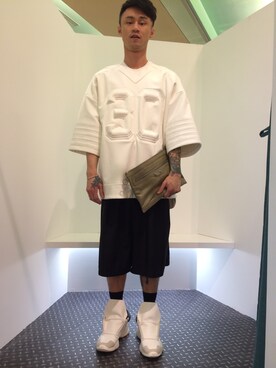 「BALENCIAGA」｜「アイテム（その他トップス）」を使った、單單さん（メンズ・178cm）の夏コーディネート