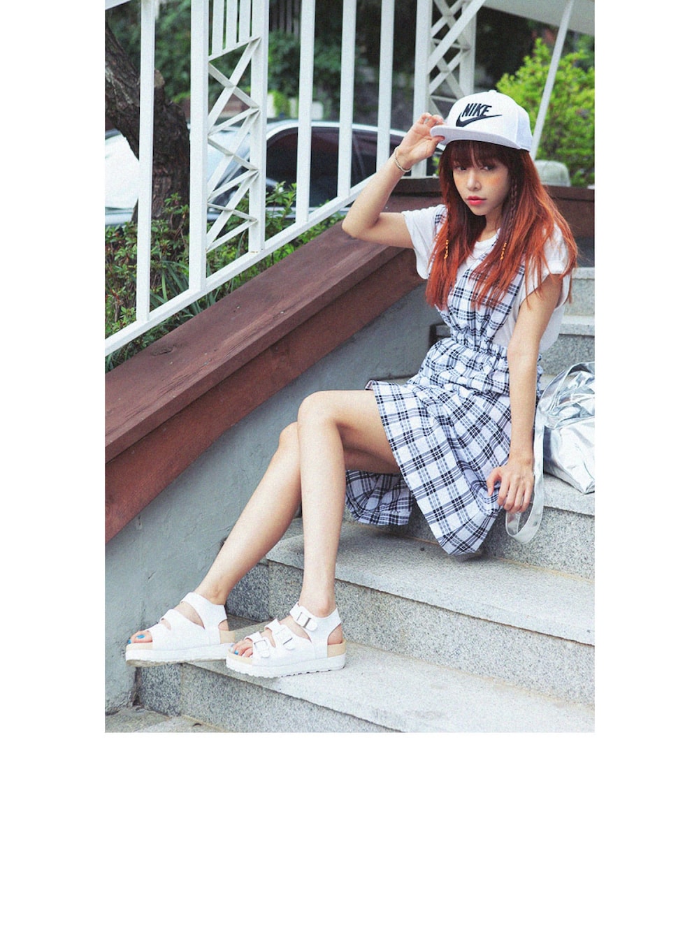 「韓国ファッション、STYLENANDA」｜「STYLENANDAのアイテム（サロペット/オーバーオール、ブラック系）」を使った、히나さん（レディース・157cm）の夏コーディネートの1枚目の写真