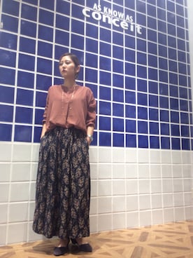 「AS KNOW AS PINKY（アズノゥアズピンキー）のアイテム（シャツ/ブラウス、オレンジ系）」を使った、Kazuki Higaさん（レディース・153cm）の夏コーディネート