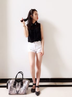 「アイテム（バングル/リストバンド）」を使った、Jonnieさん（レディース・170cm・10代）の夏コーディネート