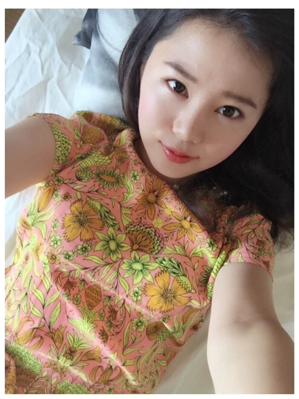 「花柄、夏」｜「H&Mのアイテム（Tシャツ/カットソー、オレンジ系）」を使った、まいさん（レディース・156cm）の秋コーディネートの1枚目の写真
