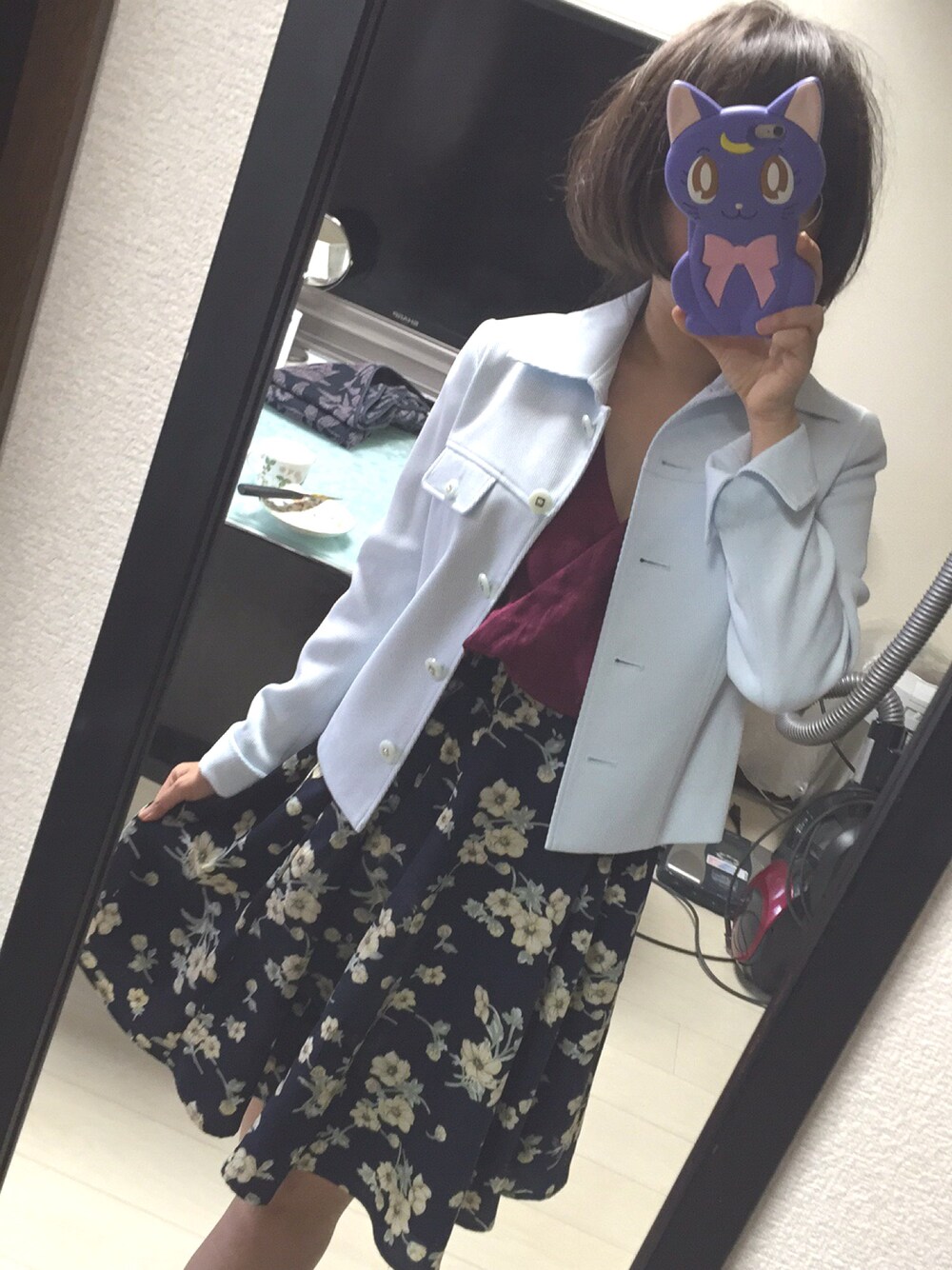 「Banana Republicのアイテム（Tシャツ/カットソー、パープル系）」を使った、まいさん（レディース・156cm）の秋コーディネートの1枚目の写真